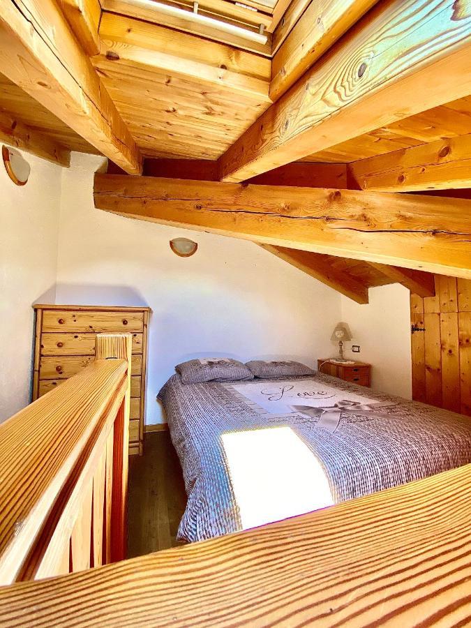 Ferienwohnung Attico Panoramico Con Soppalco Gignod Exterior foto