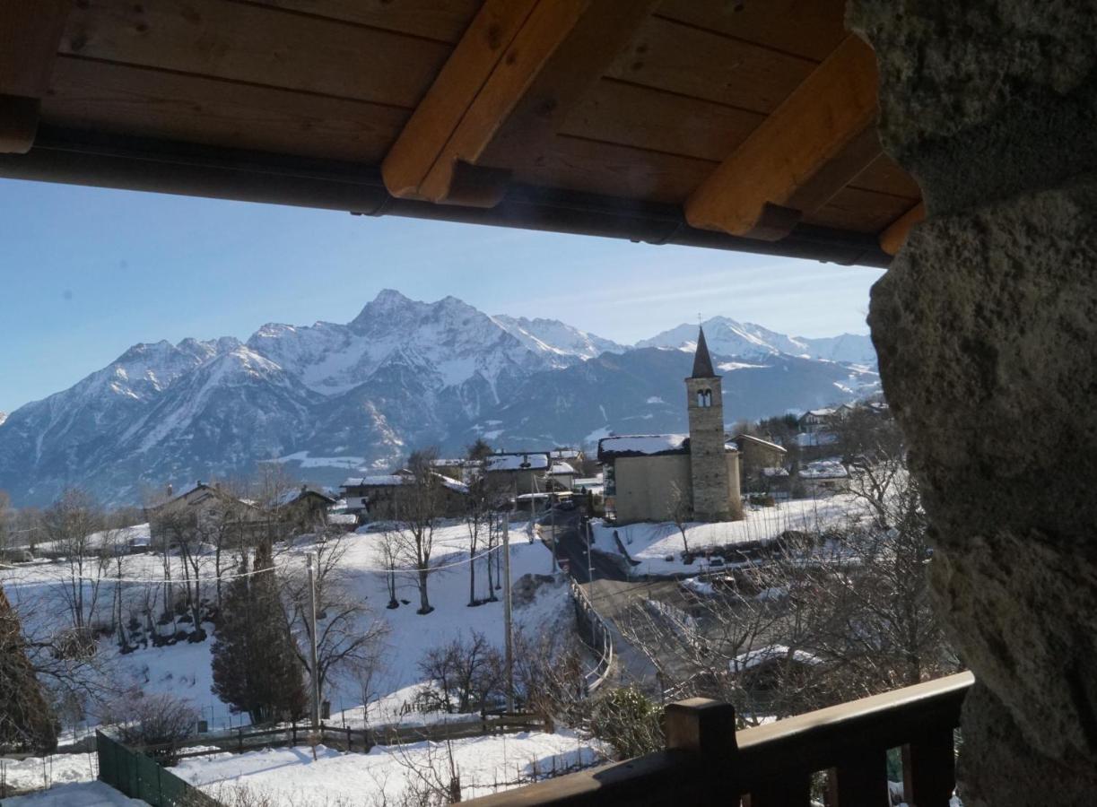 Ferienwohnung Attico Panoramico Con Soppalco Gignod Exterior foto