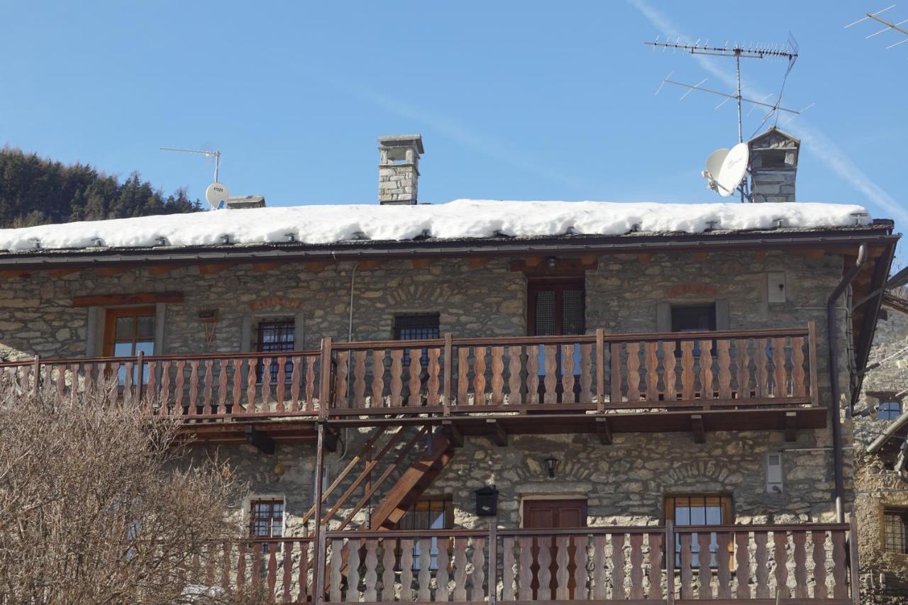Ferienwohnung Attico Panoramico Con Soppalco Gignod Exterior foto